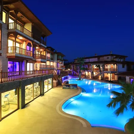 シマル レジデンス 5* アクヤカ